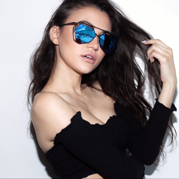 Blue Mirrored Aviator Sunglasses - Picture 2 of 8